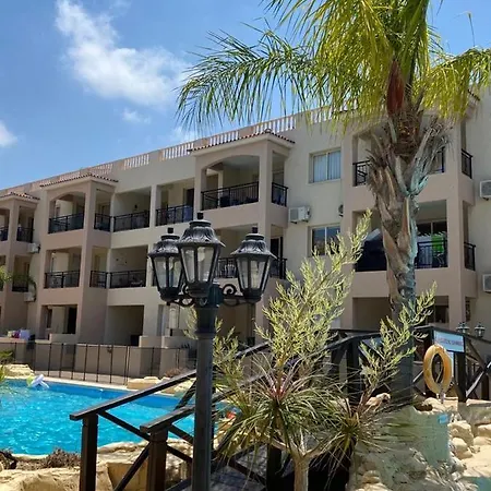Royal Seacrest Modern Ground Floor C G 5 * Paphos